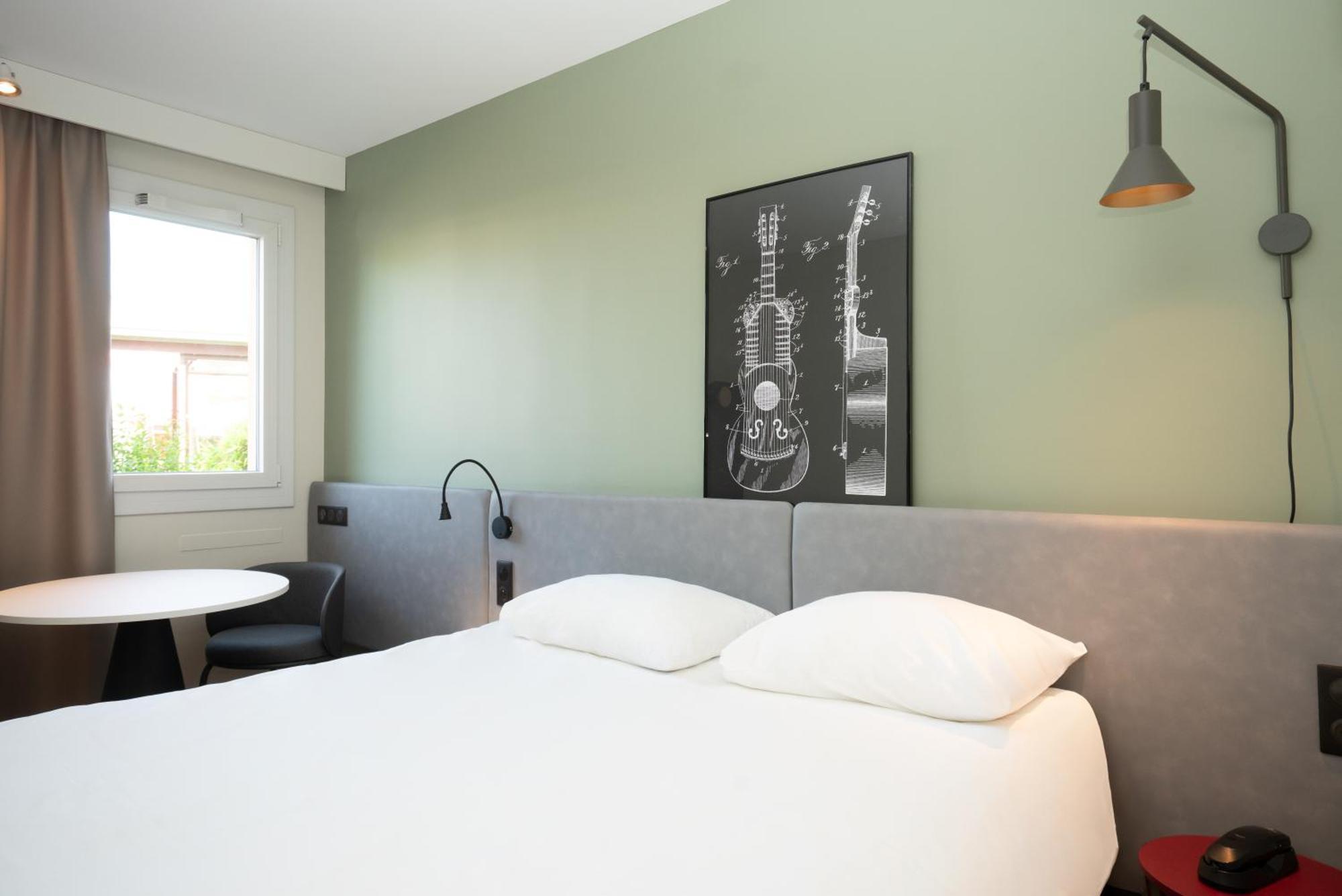 Отель Ibis Reims Тинкё Экстерьер фото