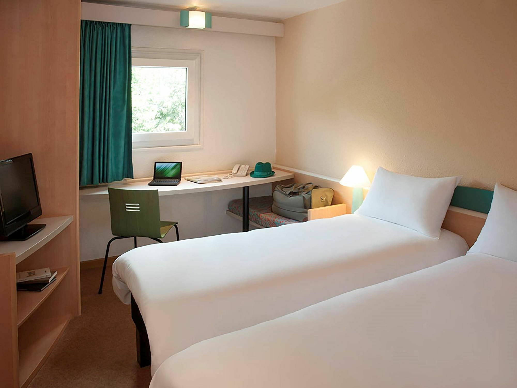 Отель Ibis Reims Тинкё Экстерьер фото